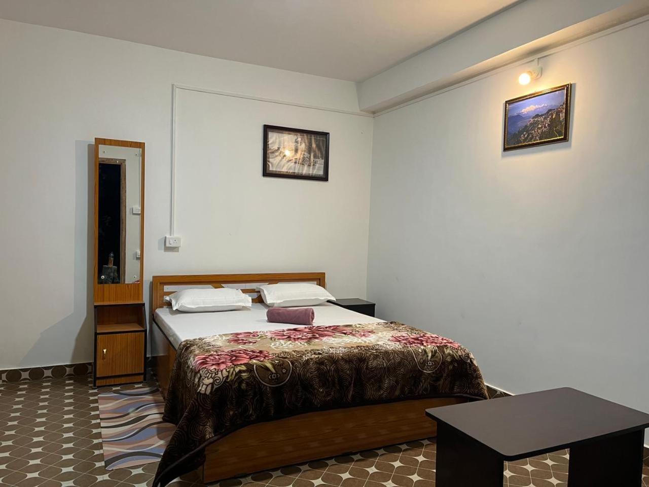 Lake Side Homestay - Pradhan Homestay Mirik Bagian luar foto